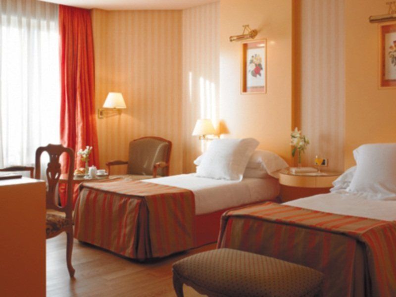 Barcelo Emperatriz Hotel
